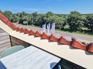 Unclassified image, 4 of 14, button - Get a breath of fresh air on Terschelling and enjoy a luxurious stay together. After a long walk on the beach you can relax in your private sauna. (Midsland)