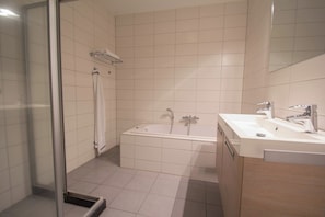 Unclassified image, 5 of 21, button - This beautiful apartment is ideal for a stay with friends or with the whole family. The space of this apartment gives you and your company enough freedom for a pleasant stay. (Midsland)