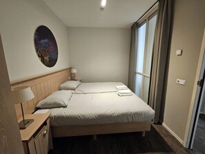 Unclassified image, 3 of 21, button - This beautiful apartment is ideal for a stay with friends or with the whole family. The space of this apartment gives you and your company enough freedom for a pleasant stay. (Midsland)