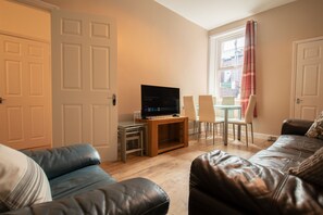 Living area - Modern 2-Bed Flat in Gateshead | Near Newcastle (Gateshead)