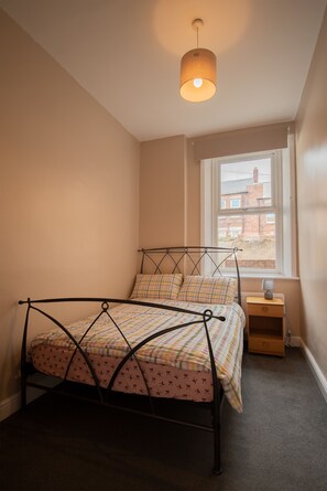 Room - Modern 2-Bed Flat in Gateshead | Near Newcastle (Gateshead)
