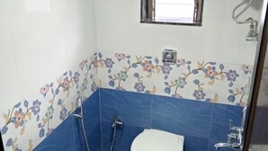 Quarto básico | Banheiro