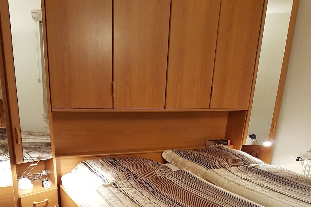 WiFi (free), bed sheets
