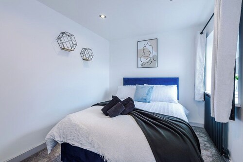 Stylish Home for 8 | Games Room & Free Parking