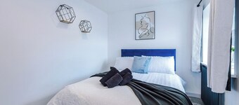Stylish Home for 8 | Games Room & Free Parking