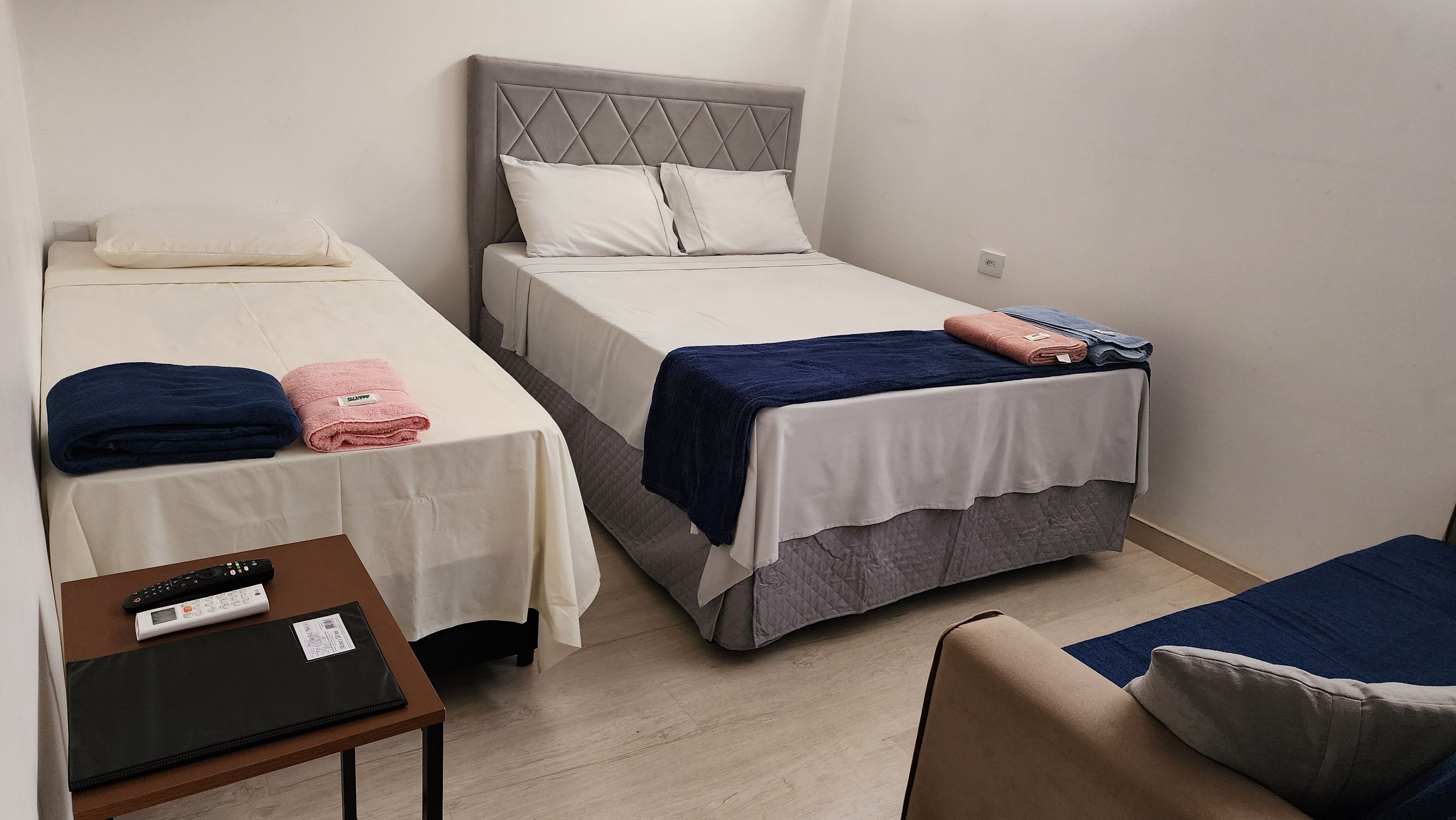 Iron/ironing board, WiFi, bed sheets