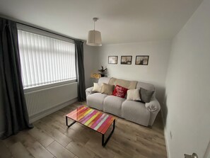 Unclassified image, 4 of 22, button - Spacious 3 bedroom house (Liverpool)