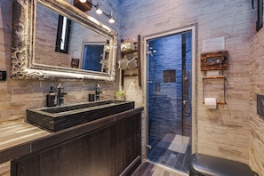 Unclassified image, 4 of 29, button - Vrbo Property (Trieste)