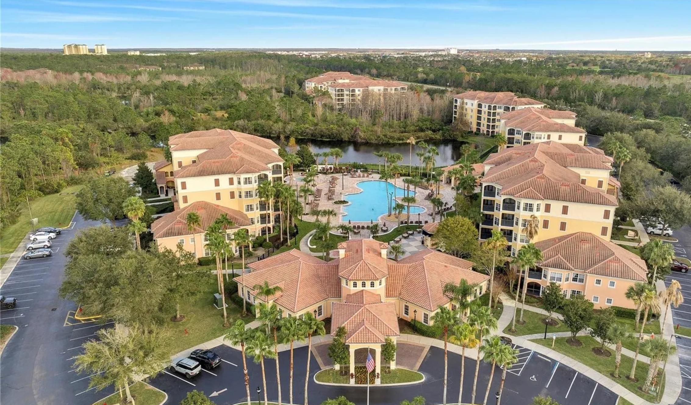 4208 Spacious 3/2 Resort Condo Near Disney