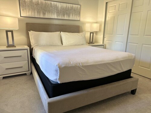 7205 Luxurious 3/3 Resort Condo Near Disney