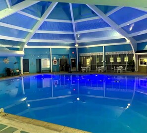 Rain or snow outside? Keep swimming! Emerald Lakes` indoor community pool is available with the required amenity pass. - 🌊 Lakefront Poconos Retreat | Private Beach • Kayaks • Fire Pits (Long Pond)