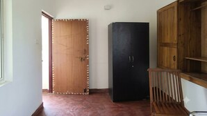 Unclassified image, 2 of 6, button - Hotel Shree Kripa (Ujjain)