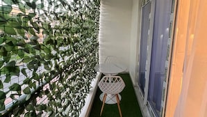 Ảnh chưa phân loại, 2 trong số 12 ảnh, nút