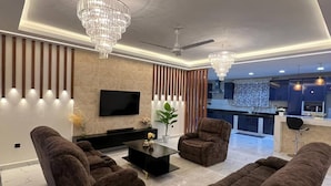 Ảnh chưa phân loại, 5 trong số 12 ảnh, nút