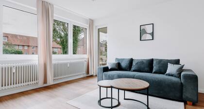 Comfortable Apartment with Balcony, Wi-Fi, and Great Connections in Winsen (Luhe)