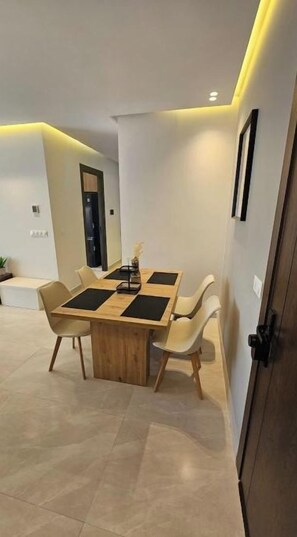 Dining - Borj Andalous 2, Malabata, TGV Station / 5-minute walk to the beach, Wi-Fi (Tangier)