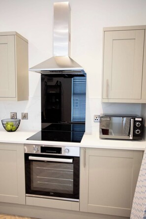 Unclassified image, 5 of 26, button - Free Private On-site Parking - Central - WiFi - 1 Bed Apartment, Sleeps 2 (Darlington)
