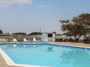 Pool - Beach Retreat (Southampton)