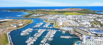 The Headland House - Ocean & Beach Views, Sleeps 14