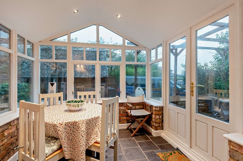 Host Stay Lavender Cottage Slea