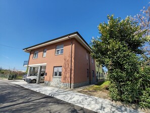 Unclassified image, 2 of 19, button - Vrbo Property (Lequio Tanaro)