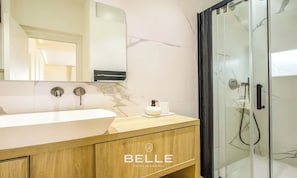Unclassified image, 4 of 7, button - LUMINOUS RENOVATED CANNES APARTMENT NEAR THE PALAIS, BEACHES & RUE D'ANTIBES (Cannes)