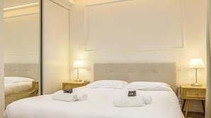 Unclassified image, 2 of 7, button - LUMINOUS RENOVATED CANNES APARTMENT NEAR THE PALAIS, BEACHES & RUE D'ANTIBES (Cannes)