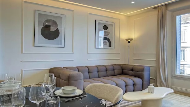 Unclassified image, 1 of 7, button - LUMINOUS RENOVATED CANNES APARTMENT NEAR THE PALAIS, BEACHES & RUE D'ANTIBES (Cannes)