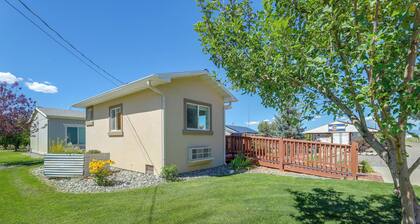 The Cozy Country Orchard Cottage in Olathe!