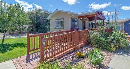 The Cozy Country Orchard Cottage in Olathe!