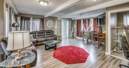 Quiet 5BR Home w/ Deck Outside Detroit
