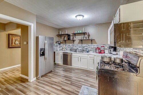 Quiet 5BR Home w/ Deck Outside Detroit