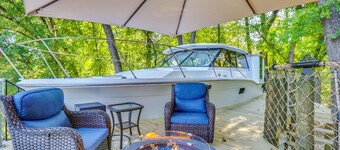 Hot Tub! Waverly Riverfront Converted Boat Cabin