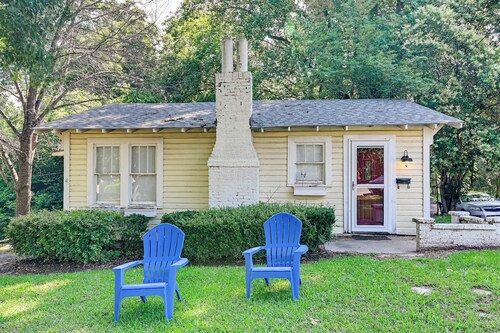 Walk to Main St! Quaint Philadelphia Home w/ Yard