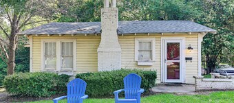 Walk to Main St! Quaint Philadelphia Home w/ Yard