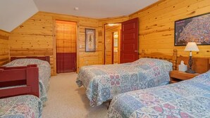 WiFi, bed sheets - Big Brook Guest Apartment - A serene above garage apartment with full kitchen (Long Lake)