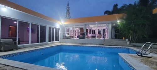 Villa La Escapada - Private Caribbean Oasis Near Juan Dolio Beach