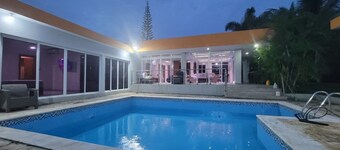 Villa La Escapada - Private Caribbean Oasis Near Juan Dolio Beach