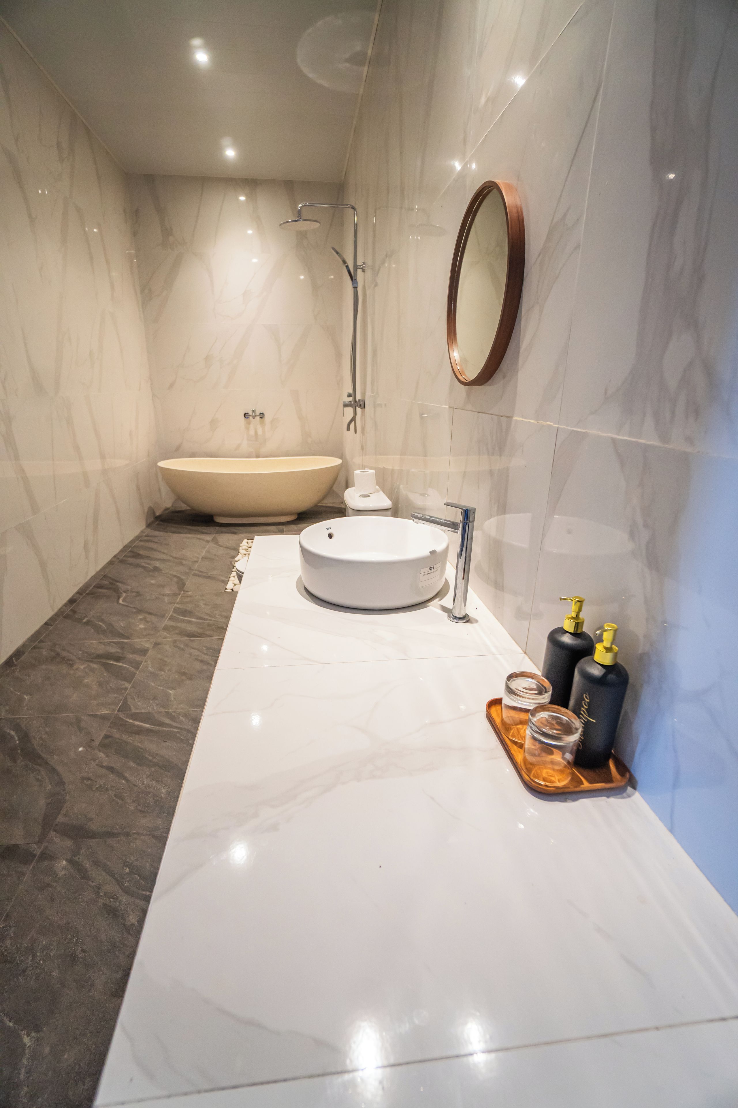Habitación doble superior, balcón, vista al jardín | Baño
