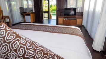Classic Villa, Balcony, Pool View | WiFi (free)