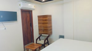 Unclassified image, 3 of 8, button - Royal In Guest House  (dehradun)