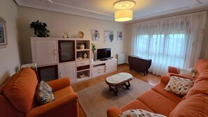 Living area - Casa Angelín: Private Terrace, Mountain Views & Wi-Fi in Muros de Nalón (Muros de Nalón)
