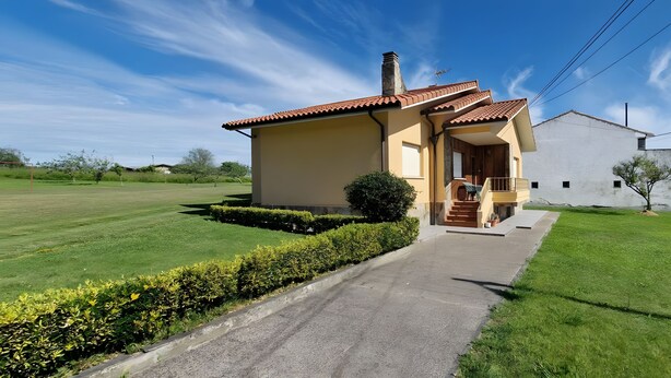 Exterior - Casa Angelín: Private Terrace, Mountain Views & Wi-Fi in Muros de Nalón (Muros de Nalón)