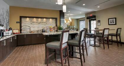 Accessible 1-Bdrm Suite | Free Breakfast & Pool
