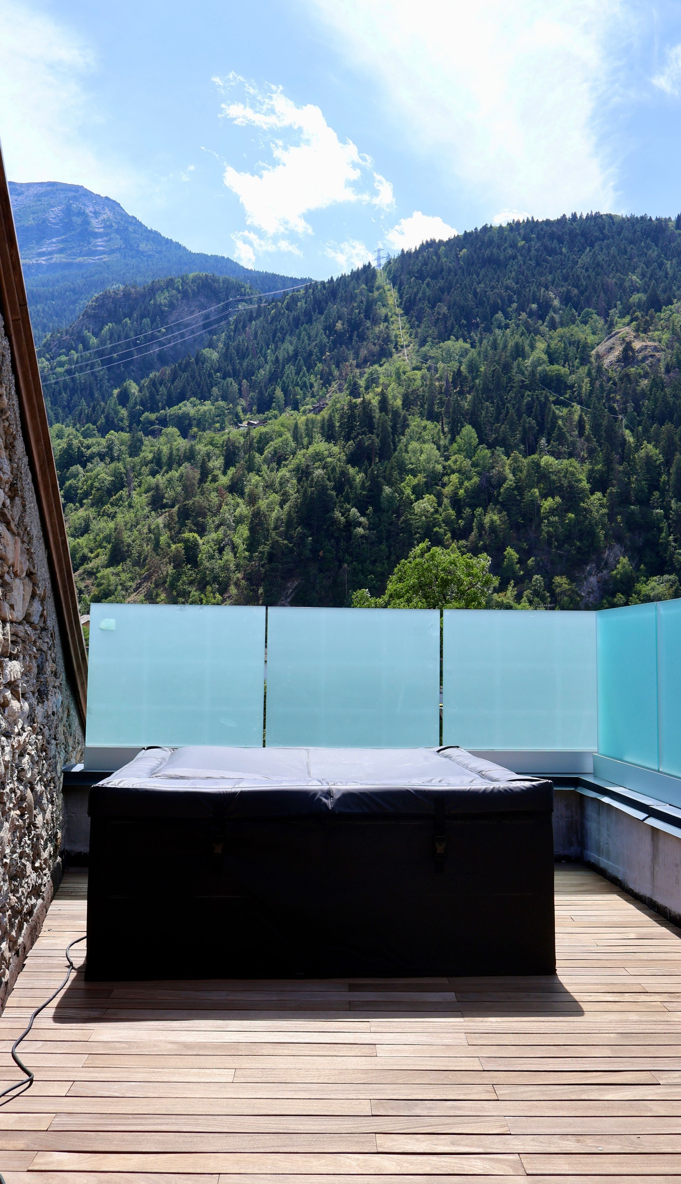 Bañera de hidromasaje al aire libre