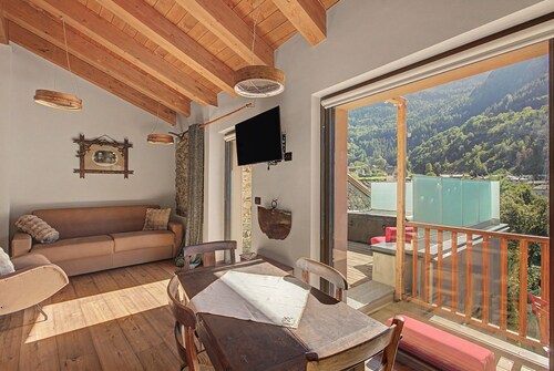 Room 'Camera Contadino' with Private Heated Hot Tub on Balcony, Mont Blanc View