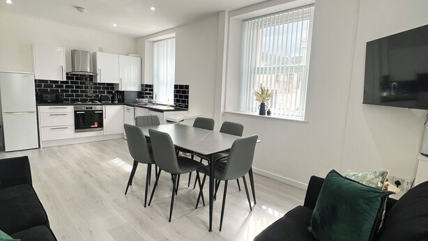 Interior - Welsh Getaway Apartment 2 – Merthyr Town Centre - 3 Mins to BikeParkWales (Merthyr Tydfil)