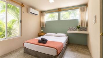 Executive Apartment | Desk, laptop workspace, WiFi (free)