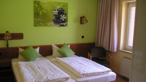 Unclassified image, 5 of 10, button - Hotel Tanneneck (Bad Bramstedt)