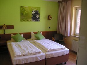 Unclassified image, 5 of 10, button - Hotel Tanneneck (Bad Bramstedt)